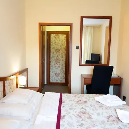 Отель Bobbio 3*